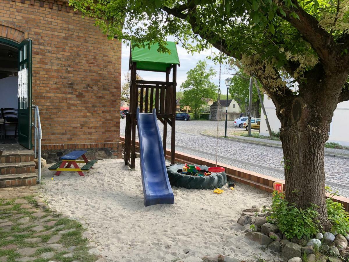 Drehna Alte Schule Cafe Und Pension מראה חיצוני תמונה